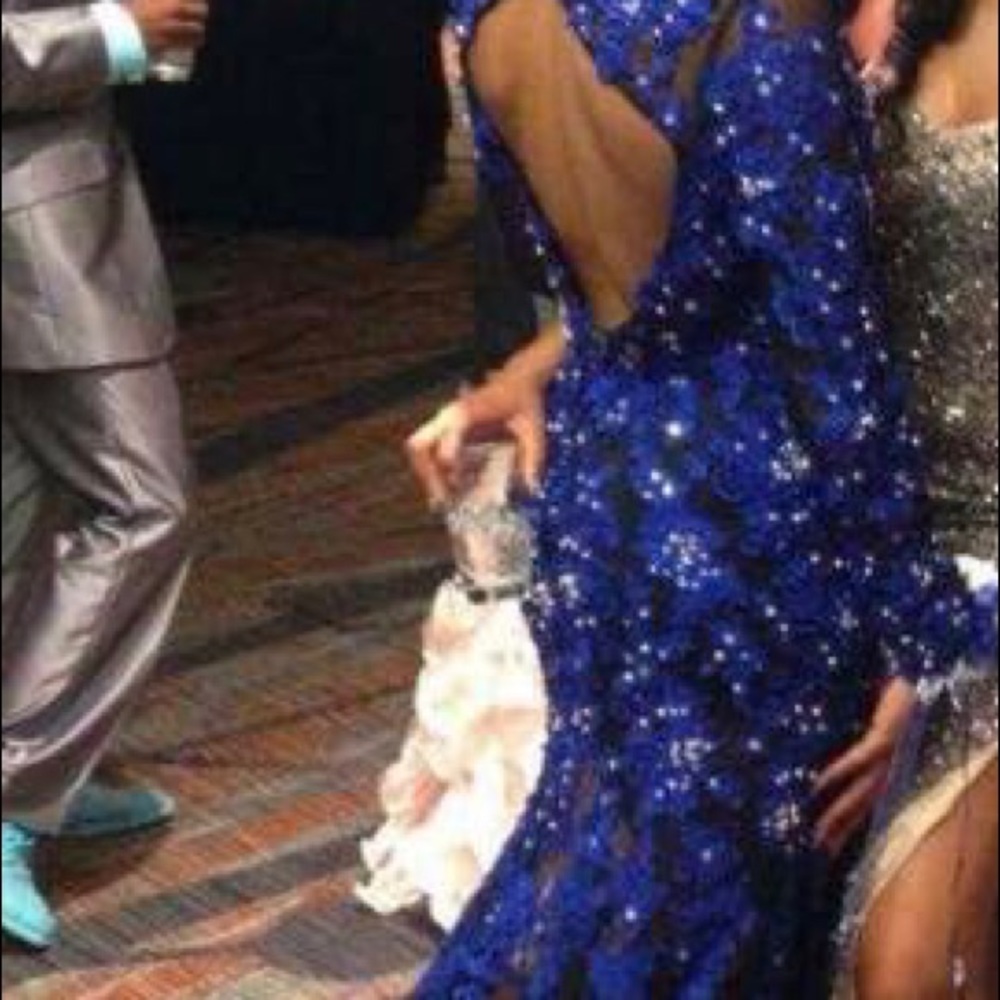 Muzzie’s Blue Prom dress